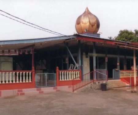 Masjid Kampung Relong