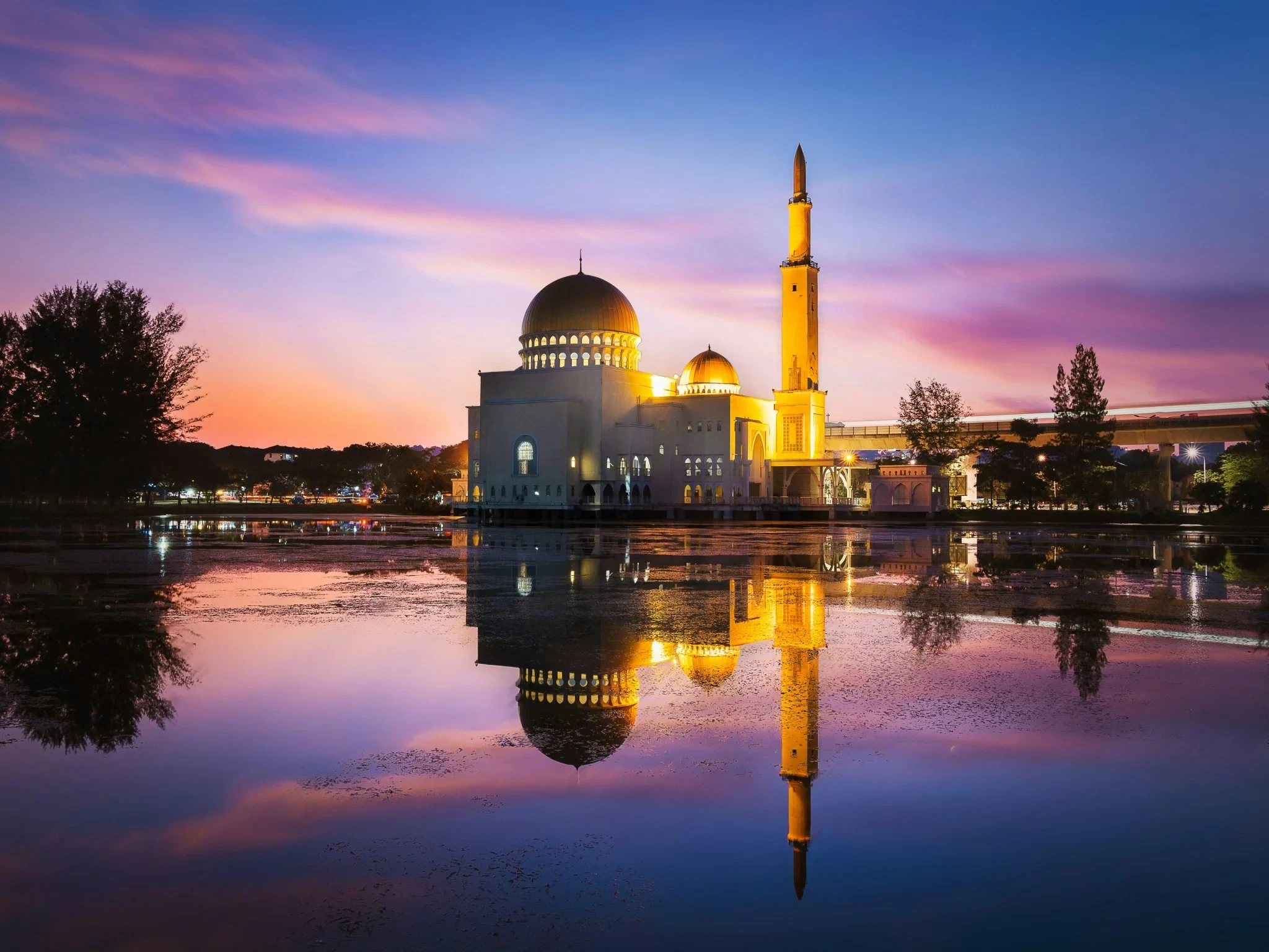 Visiting the Al-Ansar Mosque in Kuala Lumpur: A Spiritual Experience in Malaysia's Capital