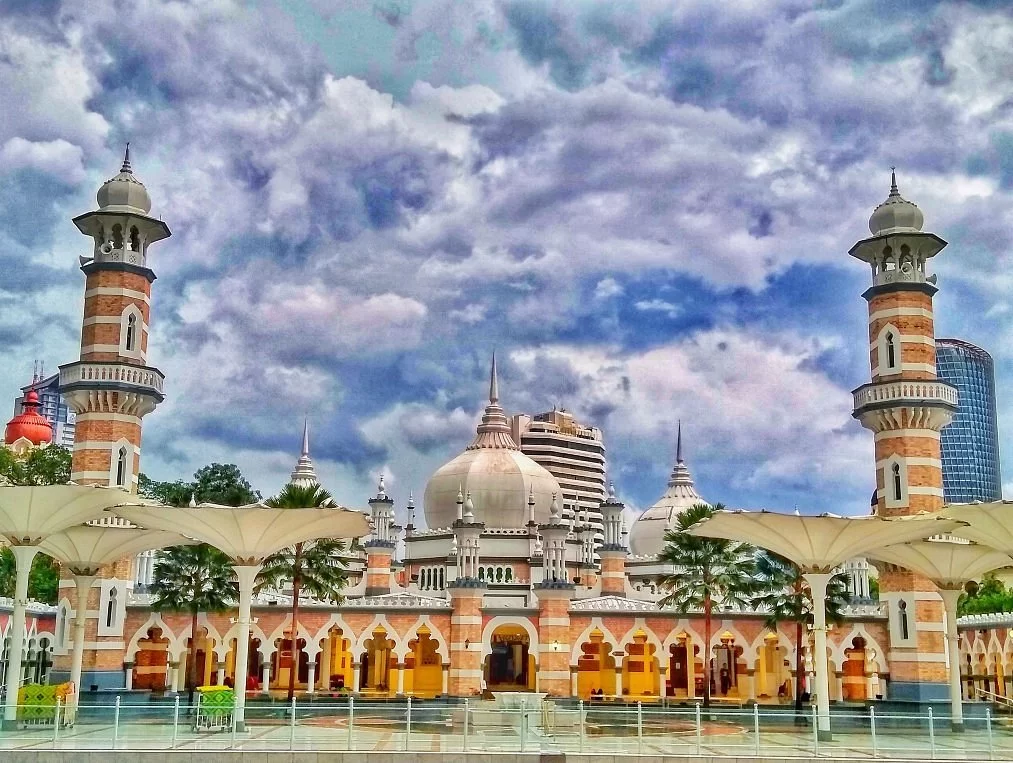 Visiting the Beautiful Masjid Jamek in Kuala Lumpur: A Must-See Landmark in Malaysia