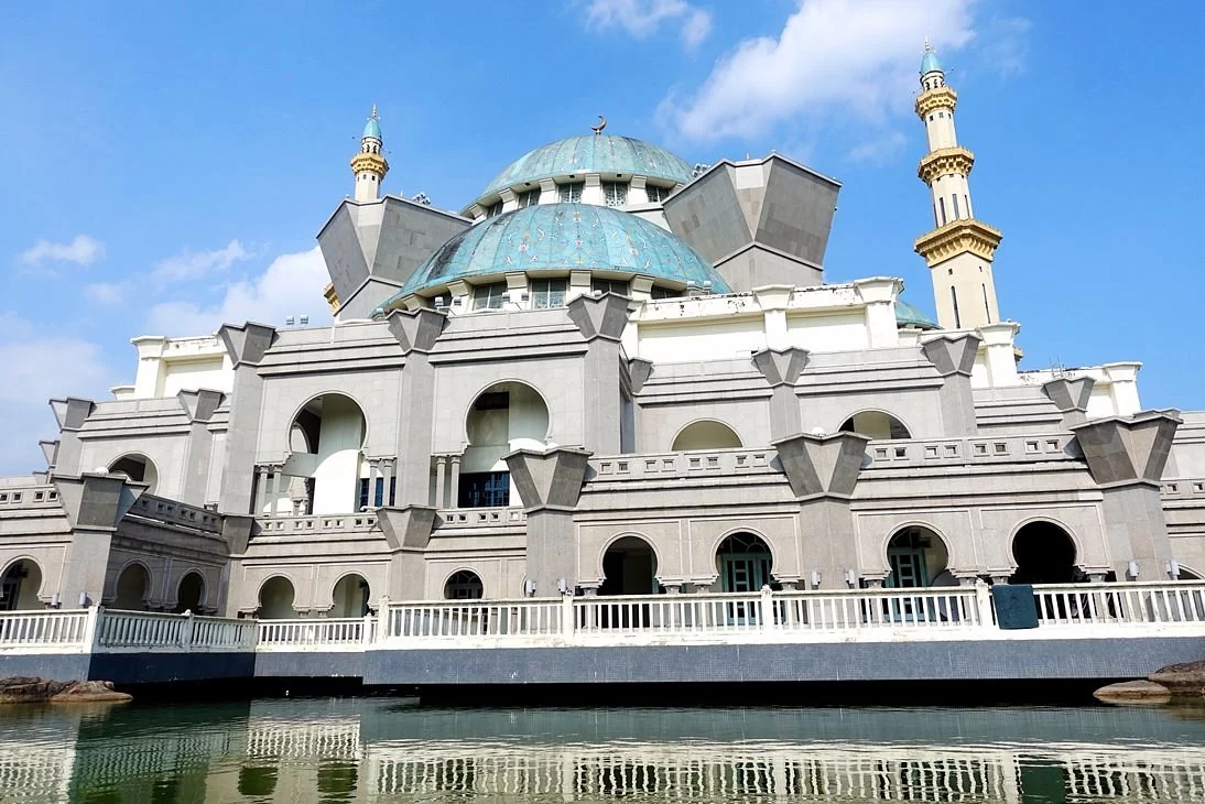 Prayer Programs for Muslims in Malaysia Mosques: A Guide to Spiritual Experiences