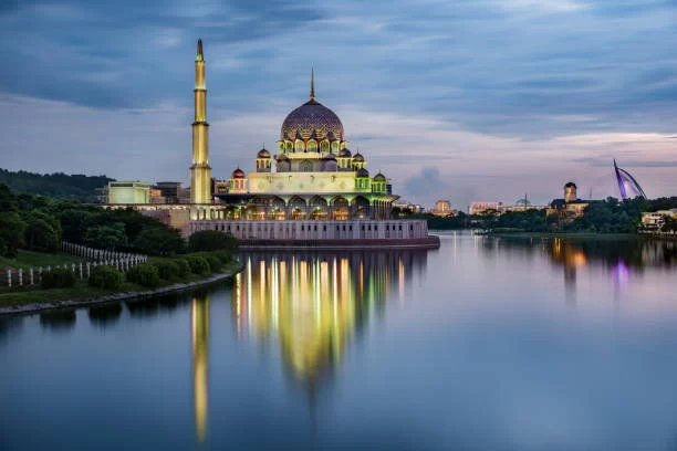 The Mosque of the King in Malaysia: A Majestic Landmark of Islamic Heritage