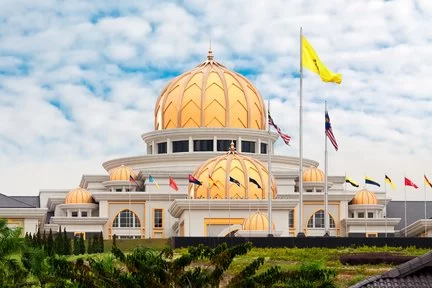 How to Discover the Islamic Heritage in Malaysia Through Mosque Visits: A Guide to Islamic Culture