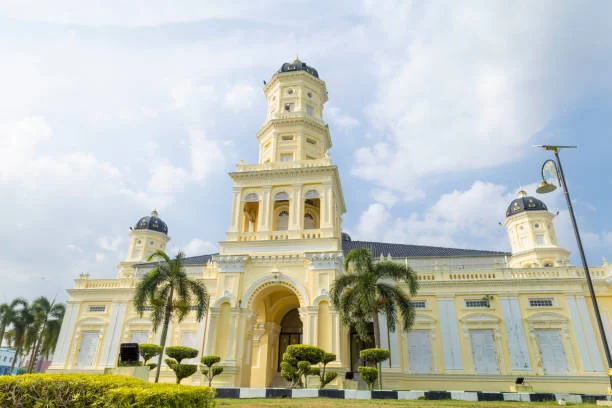 Visiting the Masjid Sultan Ismail in Johor: A Must-See Landmark