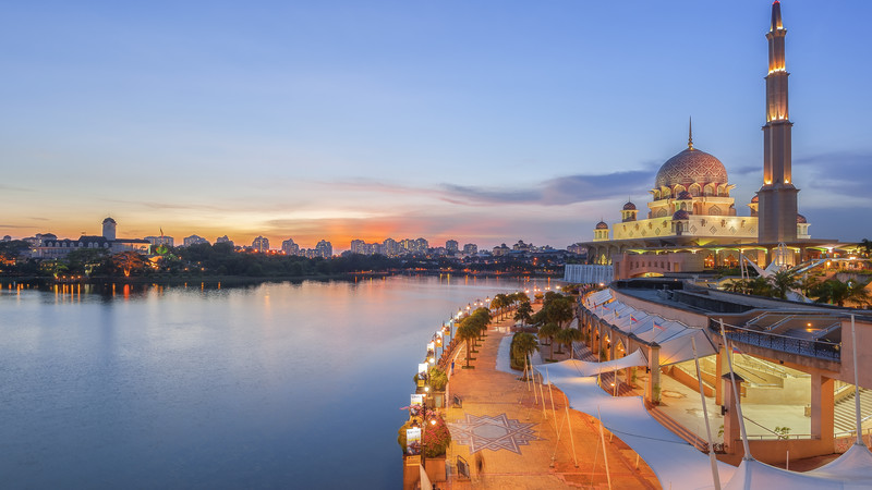 What to Expect from Mosque Visits During Islamic Holidays in Malaysia