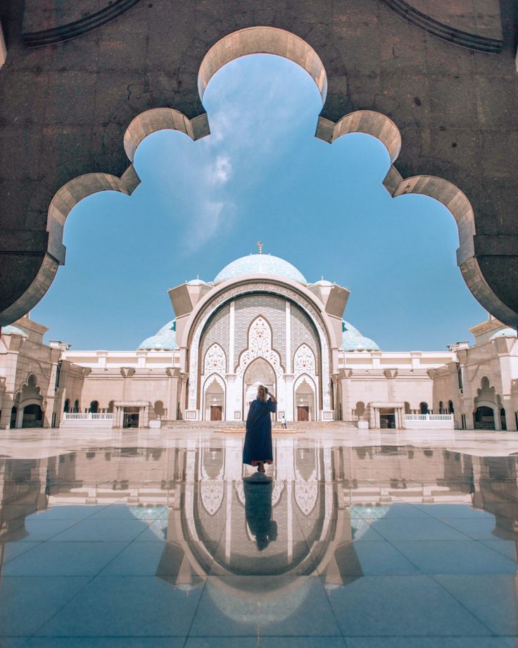 How to Join a Community Prayer Session at a Mosque in Malaysia: A Step-by-Step Guide
