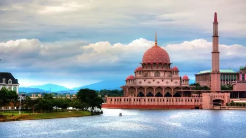 Architectural Beauty of Mosques in Malaysia – Exploring Iconic Mosque Designs