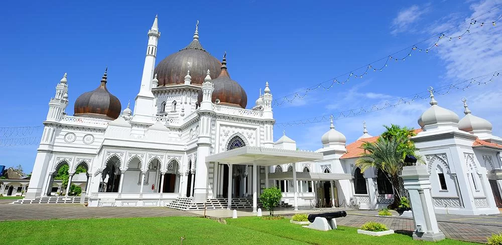 Top Mosques to Visit for Architectural Enthusiasts in Malaysia