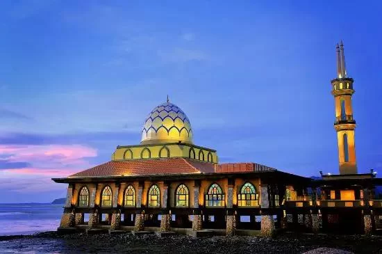 Best Mosques to Visit in Malaysia for Islamic Architecture Lovers: A Guide to Top Architectural Gems