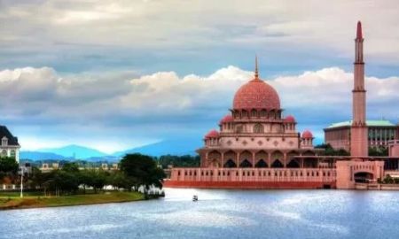 Discover the Most Beautiful Mosques with Rich Cultural Heritage in Malaysia