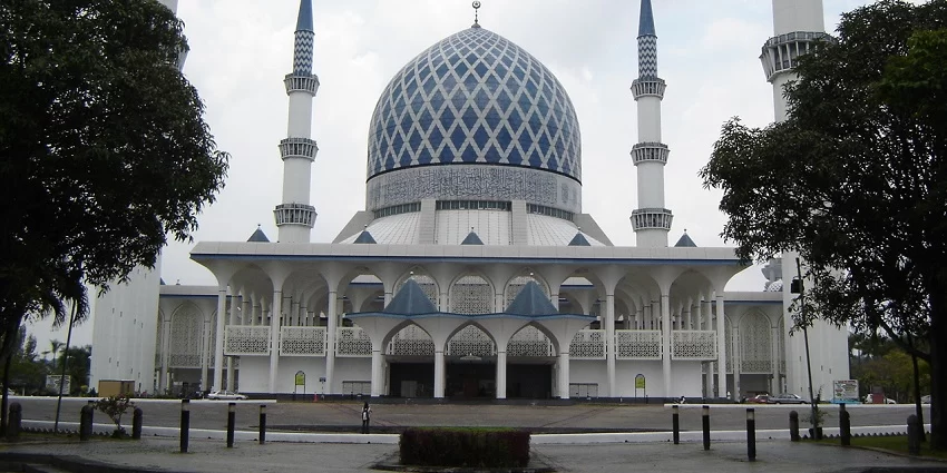 Must-Visit Mosques in Malaysia for Islamic Studies: Exploring Architectural Marvels and Cultural Heritage