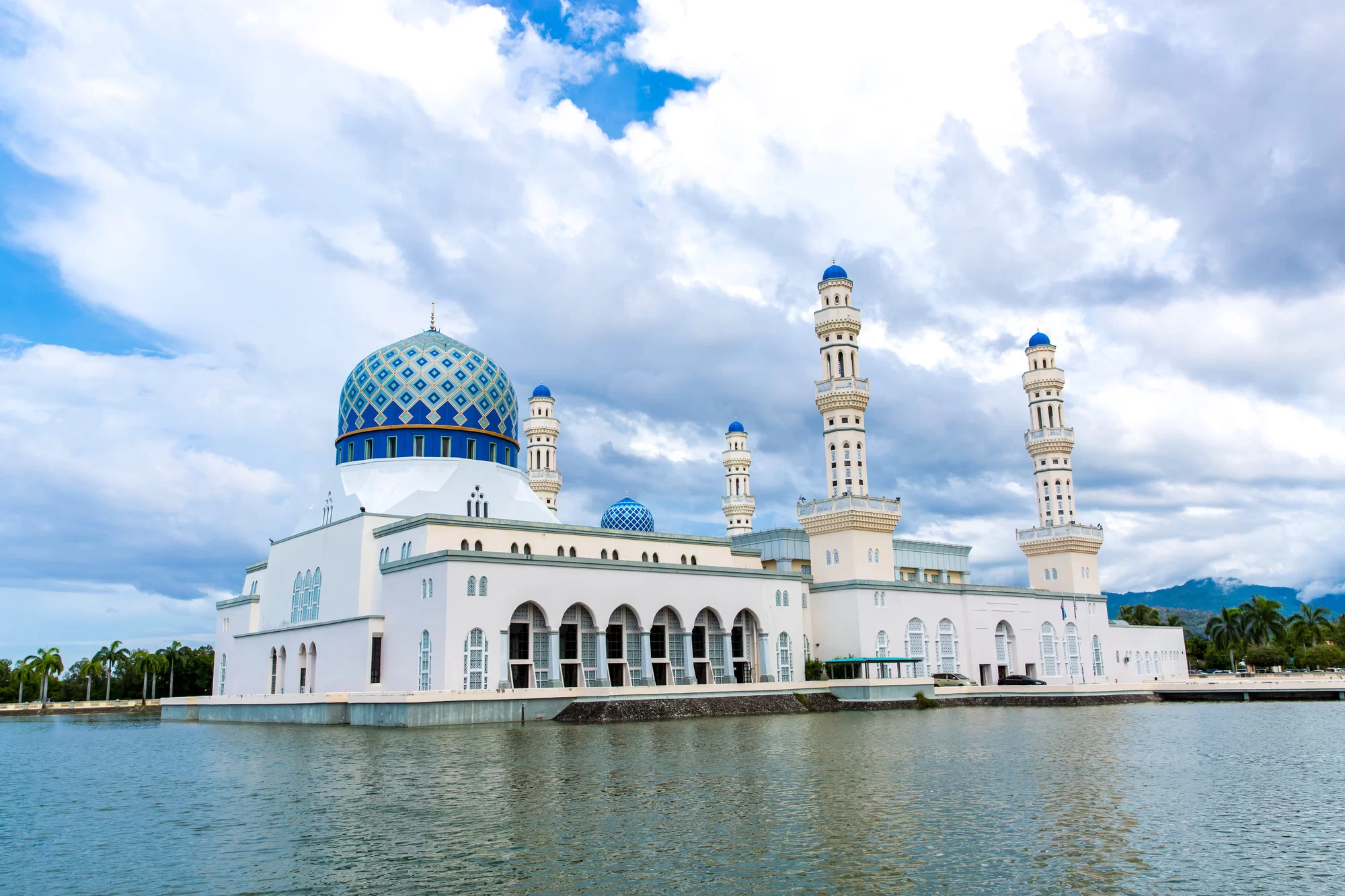 How to Get to the Blue Mosque in Malaysia: A Complete Travel Guide