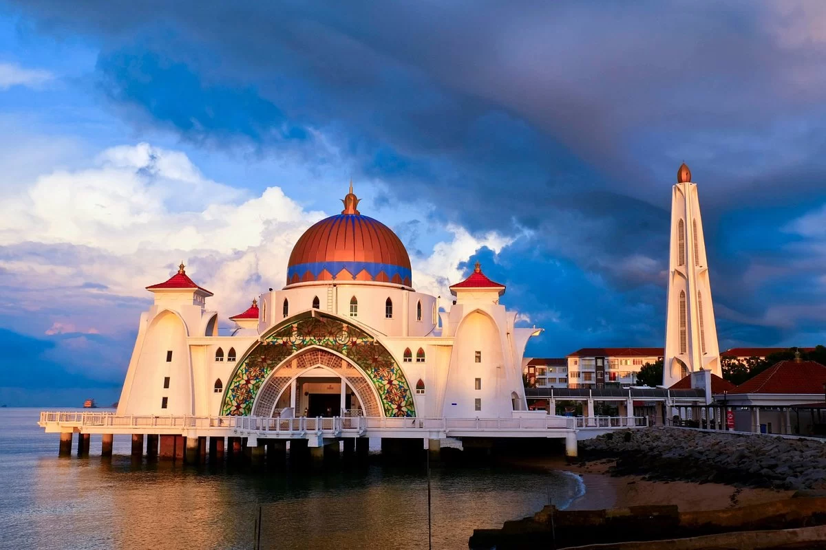 Why You Should Visit the Malacca Sultanate Mosque: A Must-See Historical and Cultural Landmark