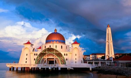 Why You Should Visit the Malacca Sultanate Mosque: A Must-See Historical and Cultural Landmark