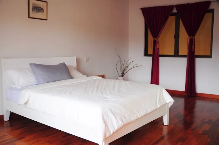 GRAYHAUS 32 Guest House Picture 1