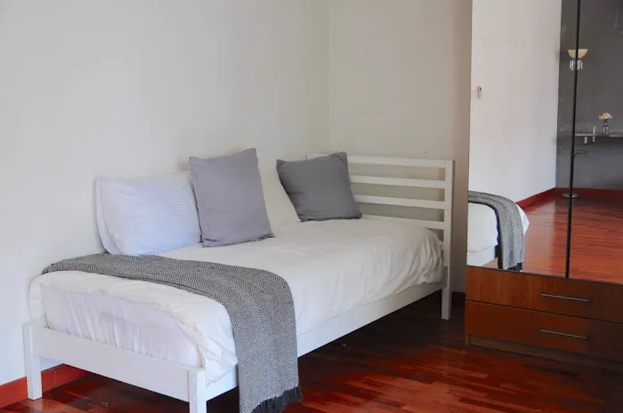 GRAYHAUS 32 Guest House Picture 10