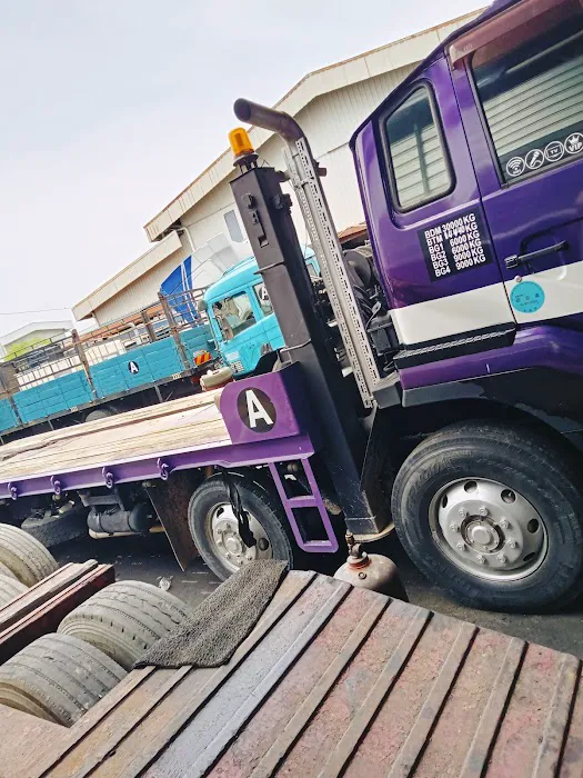 Kac lorry repair & services Picture 2