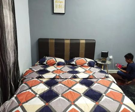 Amfalanie WhiteHouse Homestay