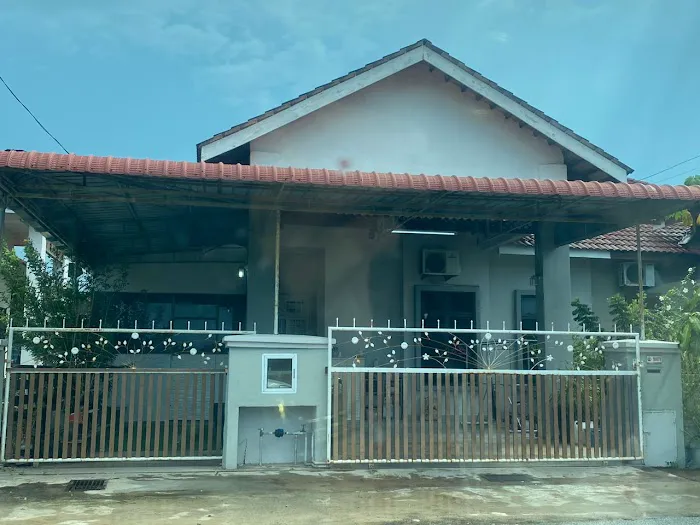 Sahmura Homestay / Roomstay 1 at Gong Badak Picture 3