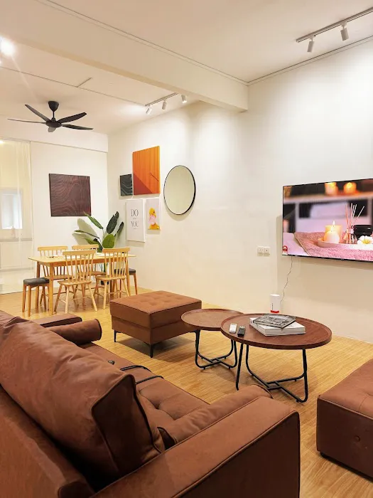 Cozy Spacious Home Picture 1