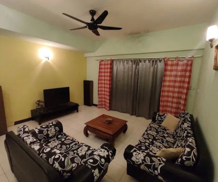 Acuk Stay - Seri Maya Condominium Homestay