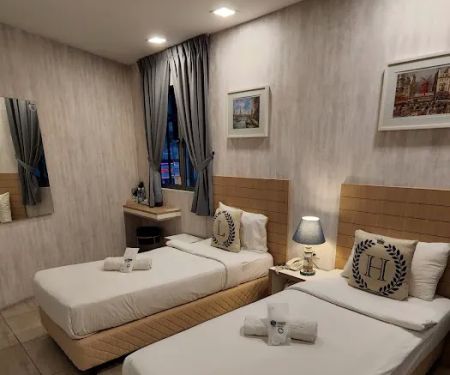 Lighthouse Hotel & Shortstay