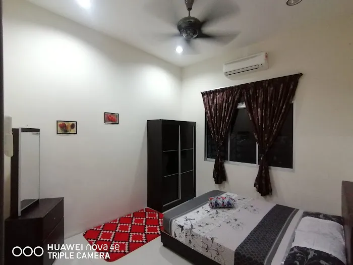 YANA HOMESTAY BANTING Picture 1