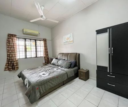 Homestay Andalas Permai Klang (For Muslim Only)