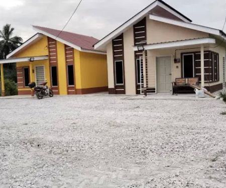 AINA HOMESTAY Tmn Desa Bahagia ll Sg Manik Teluk Intan