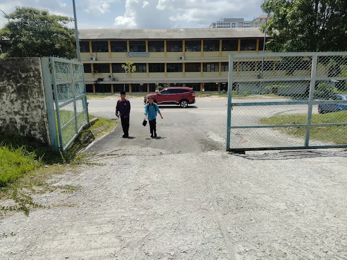 Teachers Quarters SMK Pandan Indah Picture 3