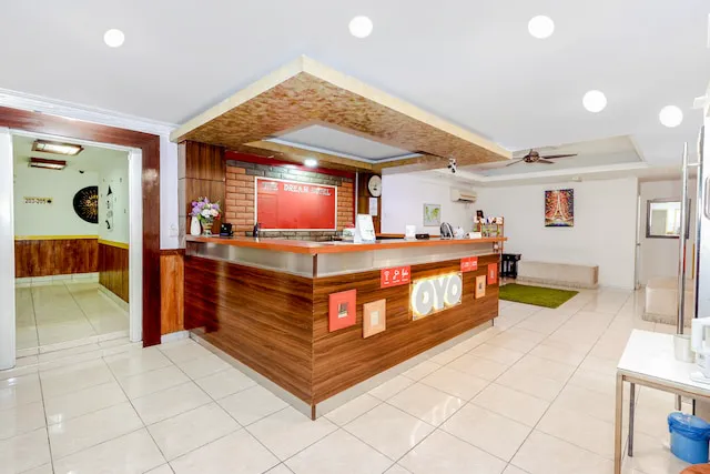 OYO 587 The Dream Hotel Picture 5