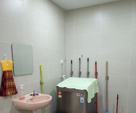 Cosy 4-bedroom residential home with air-cond