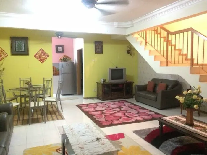D’olyn Homestay Picture 1