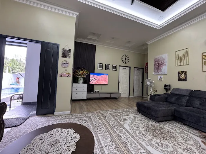 Homestay Villa H with POOL Picture 6