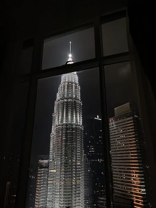 Skysuites KLCC by Cobnb Picture 1
