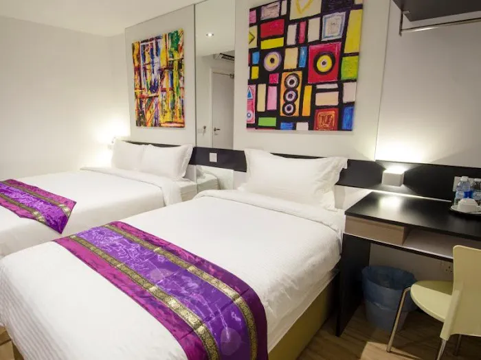 12FLY HOTEL Picture 1