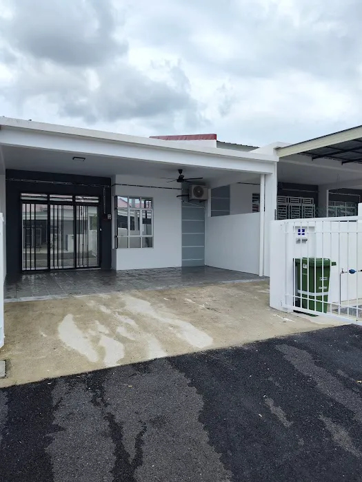 ADIA'S HOMESTAY JENGKA Picture 8