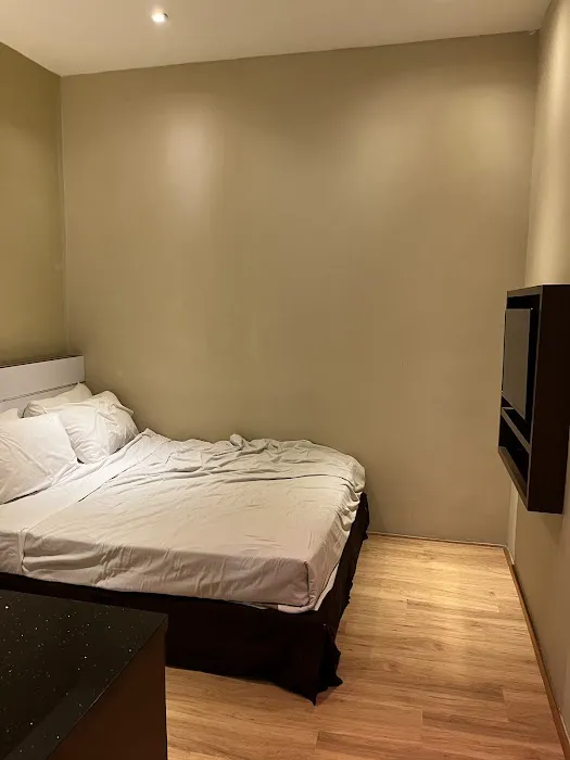 The V Hotel Picture 2