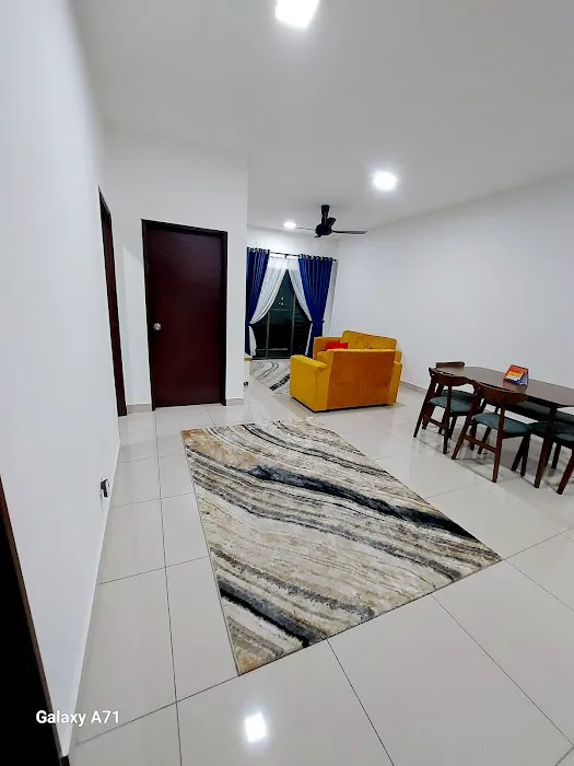 ZZ HOMESTAY ZAMRUD AB Picture 2