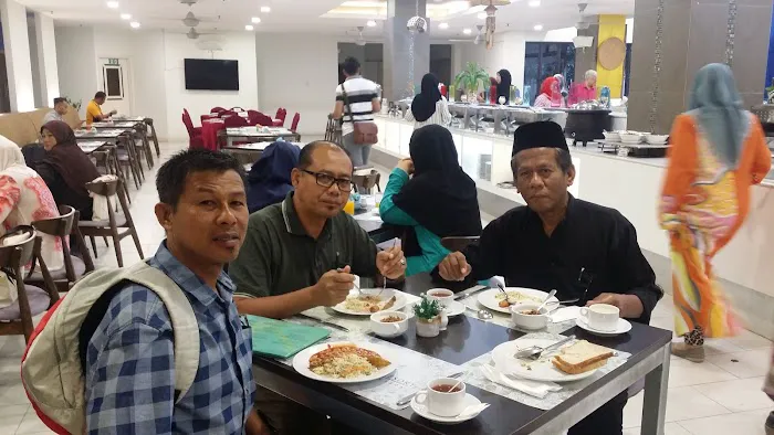 Zulkifli Food Enterprise, Kuntum Cottage Bed & Breakfast, Shopee Xpress Outlet Picture 7