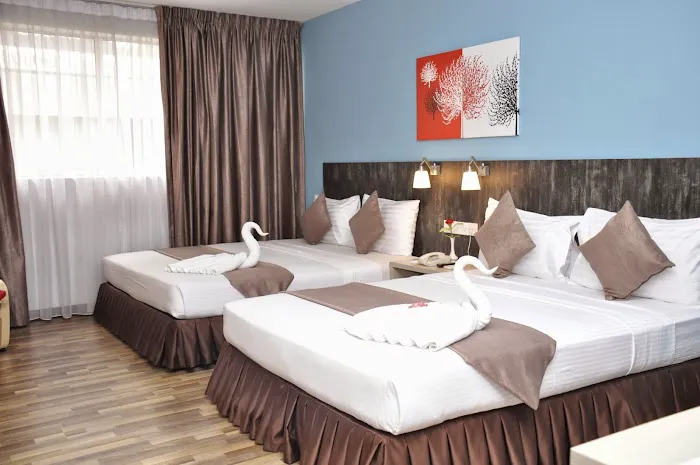 K Hotel Picture 4