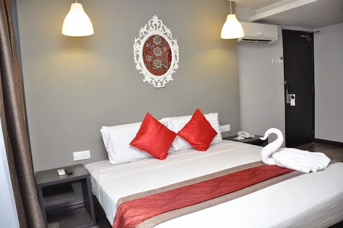 K Hotel Picture 3