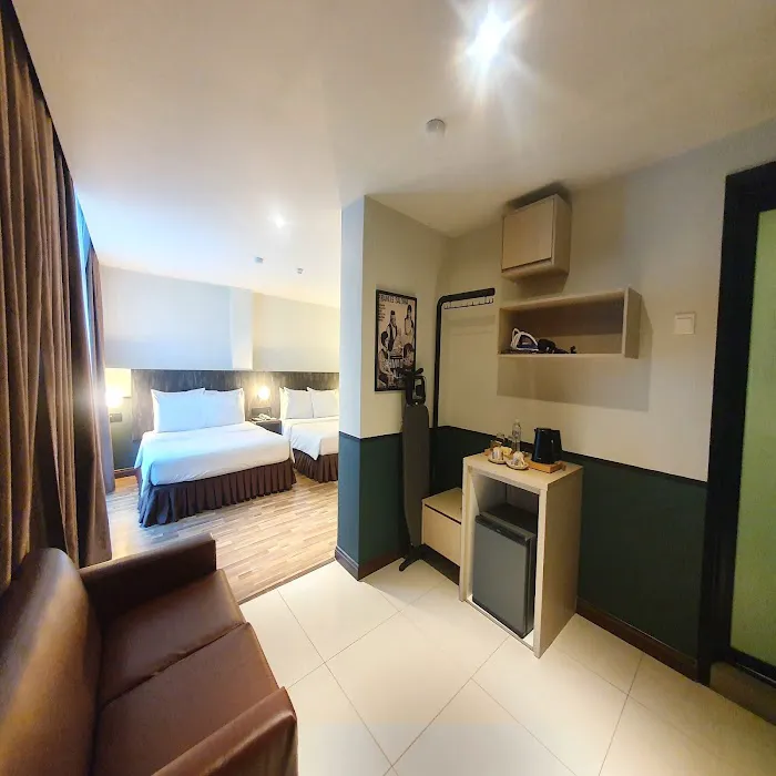 K Hotel Picture 6