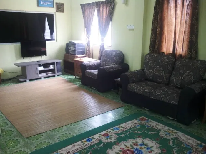 Homestay HJ Husaini Picture 2