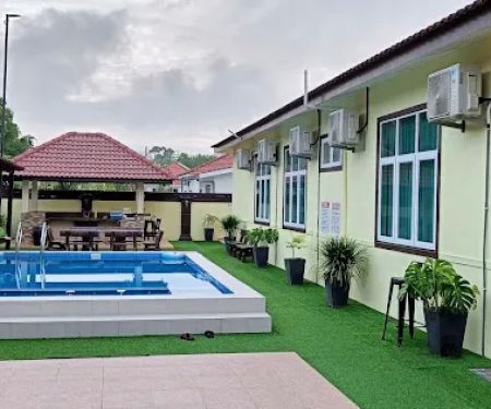 The Baiduri Homestay Private Pool