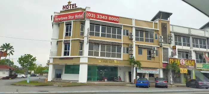 OYO 90442 Newtown Star Hotel Picture 2