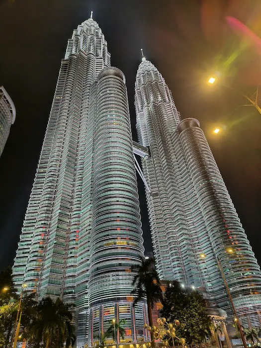 Petronas Twin Towers Picture 1
