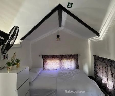 Abe Cottage 1