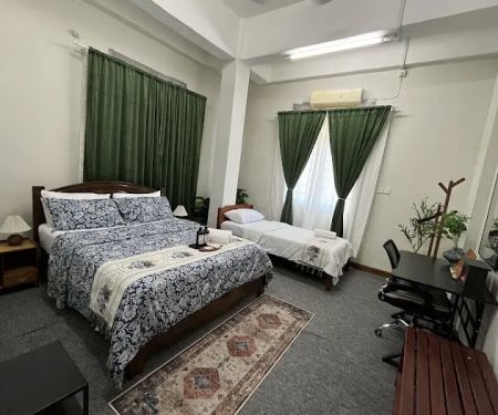 La wood homestay