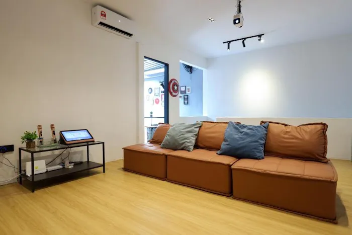 Cozy Homestay with Karaoke System & Pool Table Picture 5