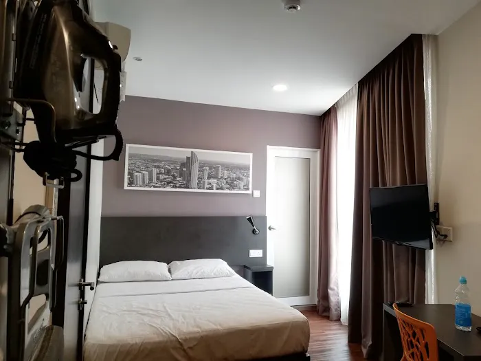 THE LOFT PLAZA HOTEL Picture 1
